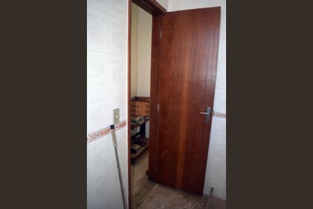 Casa de condomínio à venda com 250m², 4 quartos e 1 vaga Casa de condomínio à venda com 250m², 4 quartos e 1 vagaBanheiro Social