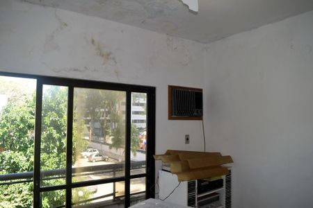 Casa de condomínio à venda com 250m², 4 quartos e 1 vaga Casa de condomínio à venda com 250m², 4 quartos e 1 vagaQuarto 4