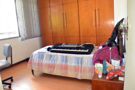 Casa de condomínio à venda com 250m², 4 quartos e 1 vaga Casa de condomínio à venda com 250m², 4 quartos e 1 vagaQuarto 2