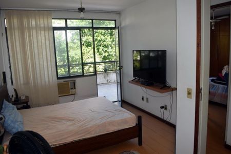 Casa de condomínio à venda com 250m², 4 quartos e 1 vaga Casa de condomínio à venda com 250m², 4 quartos e 1 vagaQuarto 3