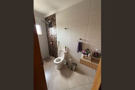 Casa à venda com 280m², 3 quartos e 4 vagas Casa à venda com 280m², 3 quartos e 4 vagasBanheiro 1