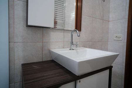 Casa à venda com 110m², 3 quartos e 2 vagasBanheiro