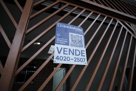 Casa à venda com 110m², 3 quartos e 2 vagasFachada e Placa