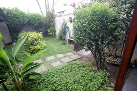 Casa de condomínio à venda com 220m², 5 quartos e 1 vaga Casa de condomínio à venda com 220m², 5 quartos e 1 vagaJardim