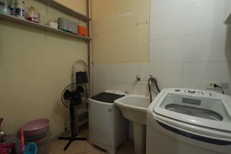 Apartamento à venda com 64m², 2 quartos e 1 vagaÁrea de Serviço