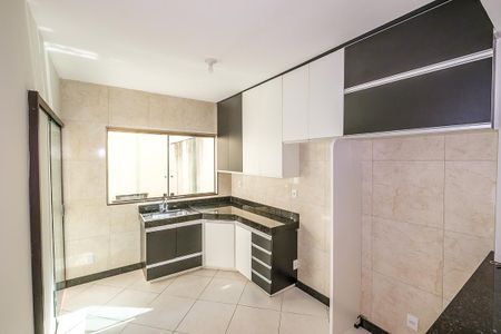 Casa à venda com 112m², 3 quartos e 1 vaga Casa à venda com 112m², 3 quartos e 1 vagaCozinha