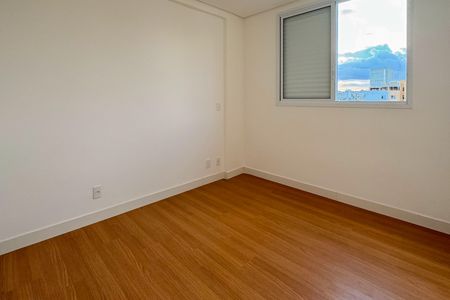 Apartamento à venda com 112m², 3 quartos e 3 vagas Apartamento à venda com 112m², 3 quartos e 3 vagasQuarto 1