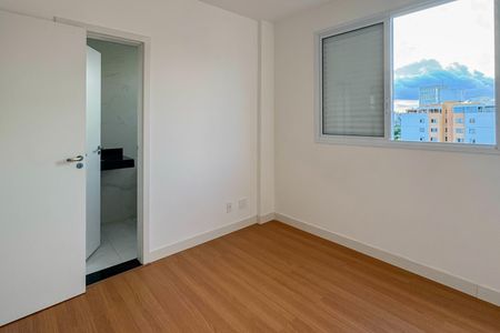 Apartamento à venda com 112m², 3 quartos e 3 vagas Apartamento à venda com 112m², 3 quartos e 3 vagasQuarto 3 - Suíte