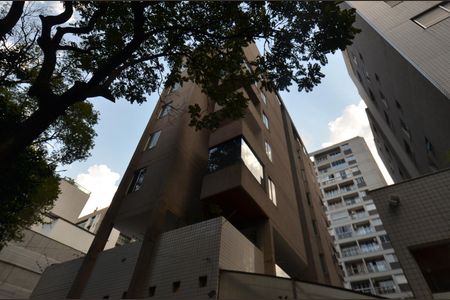 Apartamento à venda com 110m², 2 quartos e 4 vagas Apartamento à venda com 110m², 2 quartos e 4 vagasFachada