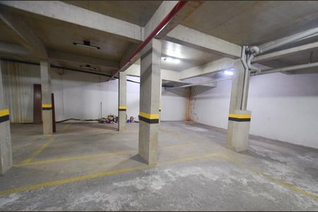 Apartamento à venda com 110m², 2 quartos e 4 vagas Apartamento à venda com 110m², 2 quartos e 4 vagasGaragem