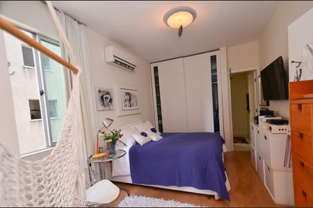 Apartamento à venda com 110m², 2 quartos e 4 vagas Apartamento à venda com 110m², 2 quartos e 4 vagasSuite