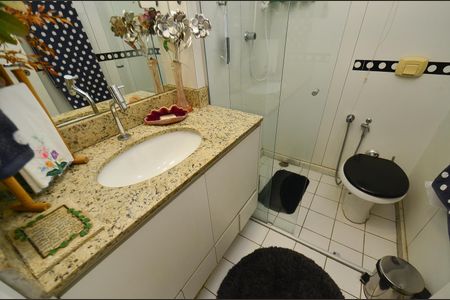 Apartamento à venda com 110m², 2 quartos e 4 vagas Apartamento à venda com 110m², 2 quartos e 4 vagasBanheiro social1