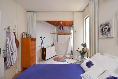 Apartamento à venda com 110m², 2 quartos e 4 vagas Apartamento à venda com 110m², 2 quartos e 4 vagasSuite