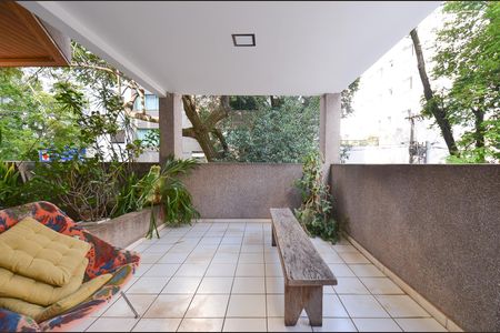 Apartamento à venda com 110m², 2 quartos e 4 vagas Apartamento à venda com 110m², 2 quartos e 4 vagasArea comum