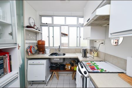 Apartamento à venda com 110m², 2 quartos e 4 vagas Apartamento à venda com 110m², 2 quartos e 4 vagasCozinha