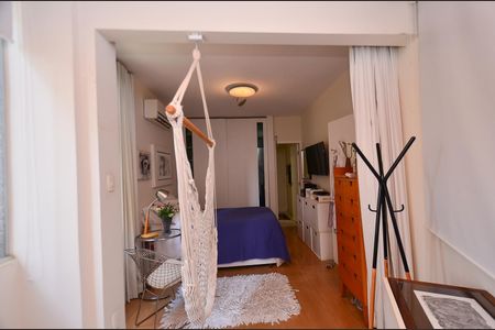 Apartamento à venda com 110m², 2 quartos e 4 vagas Apartamento à venda com 110m², 2 quartos e 4 vagasSuite