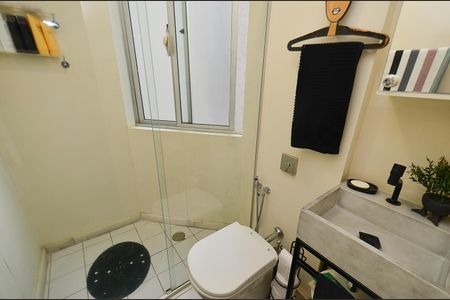 Apartamento à venda com 110m², 2 quartos e 4 vagas Apartamento à venda com 110m², 2 quartos e 4 vagasBanheiro suite