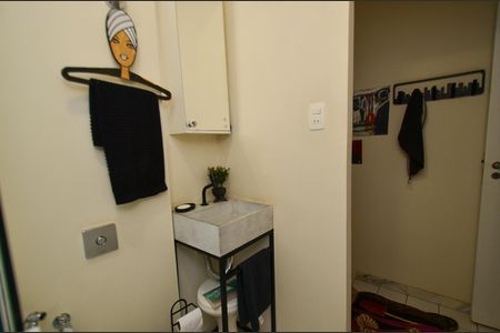 Apartamento à venda com 110m², 2 quartos e 4 vagas Apartamento à venda com 110m², 2 quartos e 4 vagasBanheiro suite