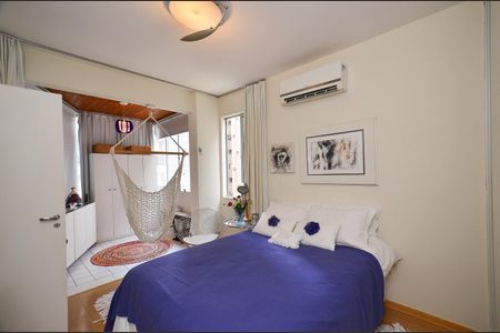 Apartamento à venda com 110m², 2 quartos e 4 vagas Apartamento à venda com 110m², 2 quartos e 4 vagasSuite