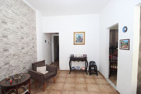 Casa à venda com 220m², 3 quartos e sem vagaSala