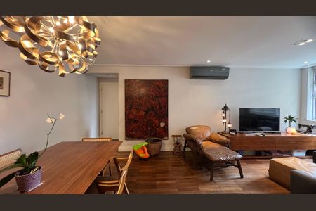 Apartamento à venda com 100m², 2 quartos e 1 vaga Apartamento à venda com 100m², 2 quartos e 1 vagaSala