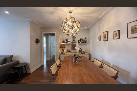 Apartamento à venda com 100m², 2 quartos e 1 vaga Apartamento à venda com 100m², 2 quartos e 1 vagaSala