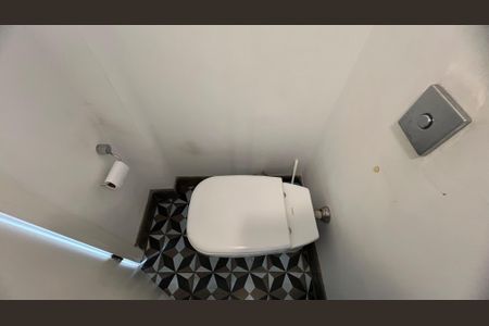 Apartamento à venda com 100m², 2 quartos e 1 vaga Apartamento à venda com 100m², 2 quartos e 1 vagaBanheiro de serviço