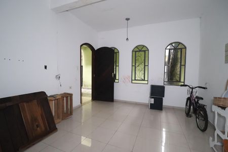 Casa à venda com 175m², 4 quartos e 4 vagasCasa 2 - Sala