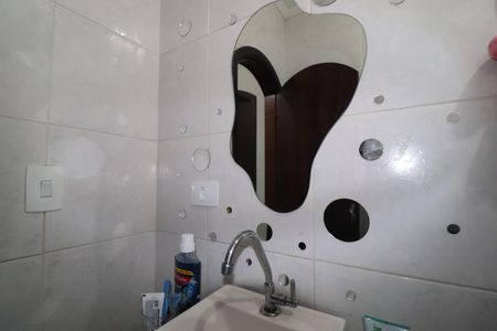 Casa à venda com 175m², 4 quartos e 4 vagasBanheiro 2