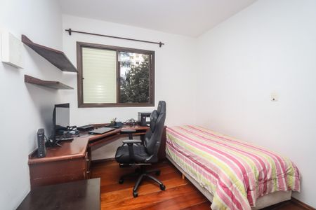 Apartamento à venda com 143m², 4 quartos e 2 vagasQuarto 2