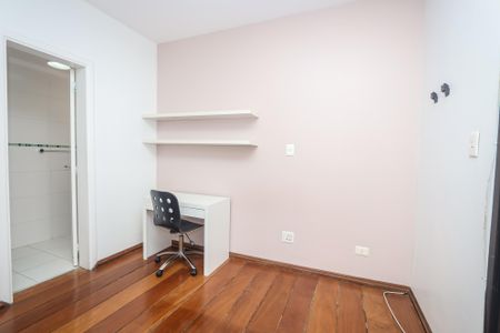 Apartamento à venda com 143m², 4 quartos e 2 vagasSuíte 2