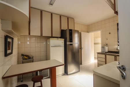 Apartamento à venda com 143m², 4 quartos e 2 vagasCozinha