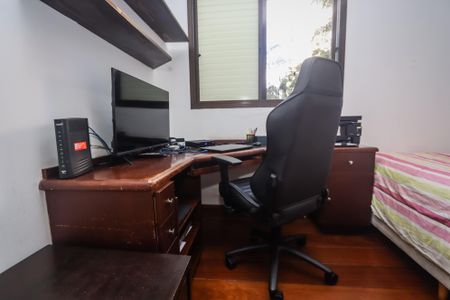 Apartamento à venda com 143m², 4 quartos e 2 vagasQuarto 2