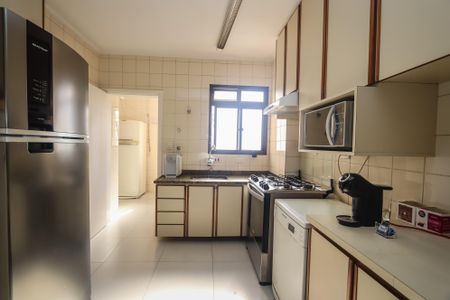 Apartamento à venda com 143m², 4 quartos e 2 vagasCozinha