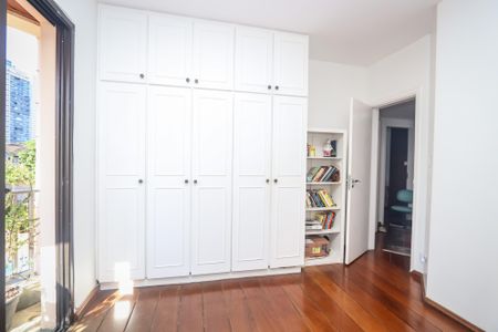 Apartamento à venda com 143m², 4 quartos e 2 vagasSuíte 2