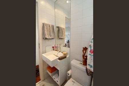 Apartamento à venda com 113m², 2 quartos e 2 vagas Apartamento à venda com 113m², 2 quartos e 2 vagasBanheiro da Suíte 1