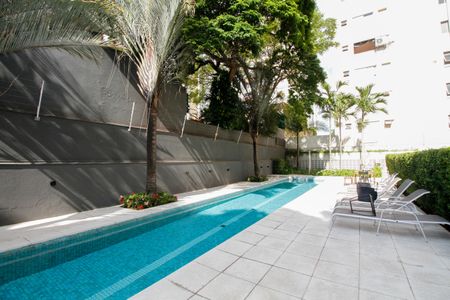 Apartamento à venda com 113m², 2 quartos e 2 vagas Apartamento à venda com 113m², 2 quartos e 2 vagasÁrea Comum - Piscina
