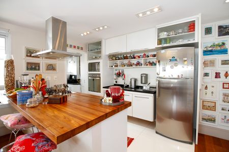 Apartamento à venda com 113m², 2 quartos e 2 vagas Apartamento à venda com 113m², 2 quartos e 2 vagasCozinha