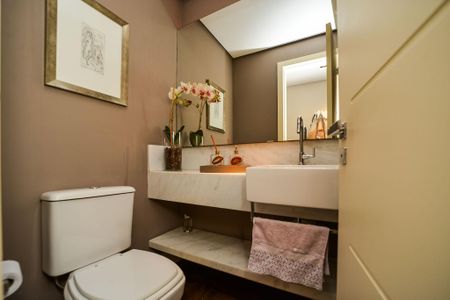 Apartamento à venda com 161m², 3 quartos e 3 vagas Apartamento à venda com 161m², 3 quartos e 3 vagasLavabo