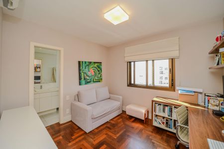 Apartamento à venda com 161m², 3 quartos e 3 vagas Apartamento à venda com 161m², 3 quartos e 3 vagasSuíte 2