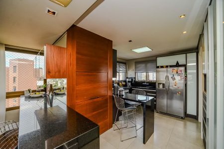 Apartamento à venda com 161m², 3 quartos e 3 vagas Apartamento à venda com 161m², 3 quartos e 3 vagasCozinha
