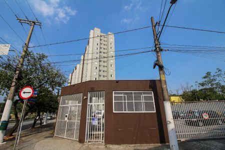 Apartamento para alugar com 47m², 2 quartos e sem vaga Apartamento para alugar com 47m², 2 quartos e sem vagaFachada
