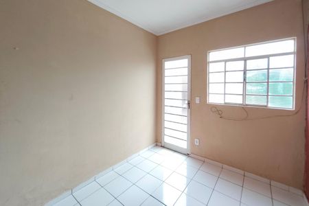Casa à venda com 200m², 1 quarto e 12 vagas Casa à venda com 200m², 1 quarto e 12 vagasSala