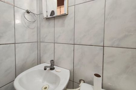 Casa à venda com 200m², 1 quarto e 12 vagas Casa à venda com 200m², 1 quarto e 12 vagasBanheiro