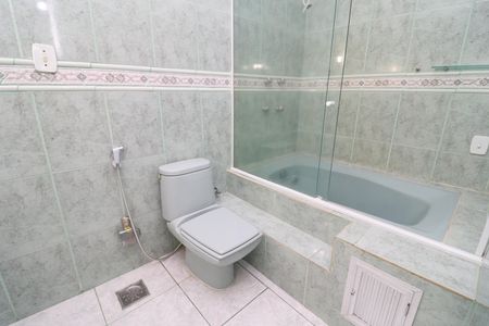 Casa à venda com 204m², 4 quartos e 1 vagaBanheiro 4