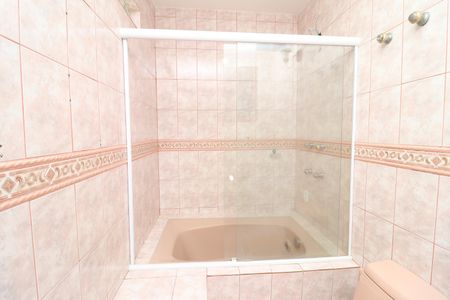 Casa à venda com 204m², 4 quartos e 1 vagaBanheiro 2