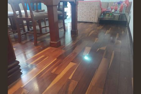 Casa à venda com 197m², 3 quartos e 2 vagas