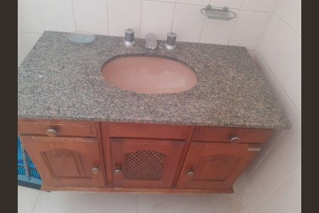 Casa à venda com 197m², 3 quartos e 2 vagas