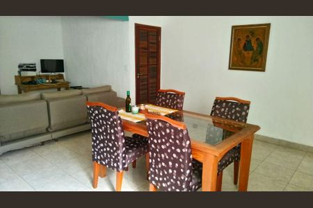 Casa à venda com 150m², 4 quartos e 2 vagas