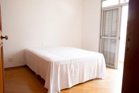 Casa à venda com 405m², 5 quartos e 4 vagas